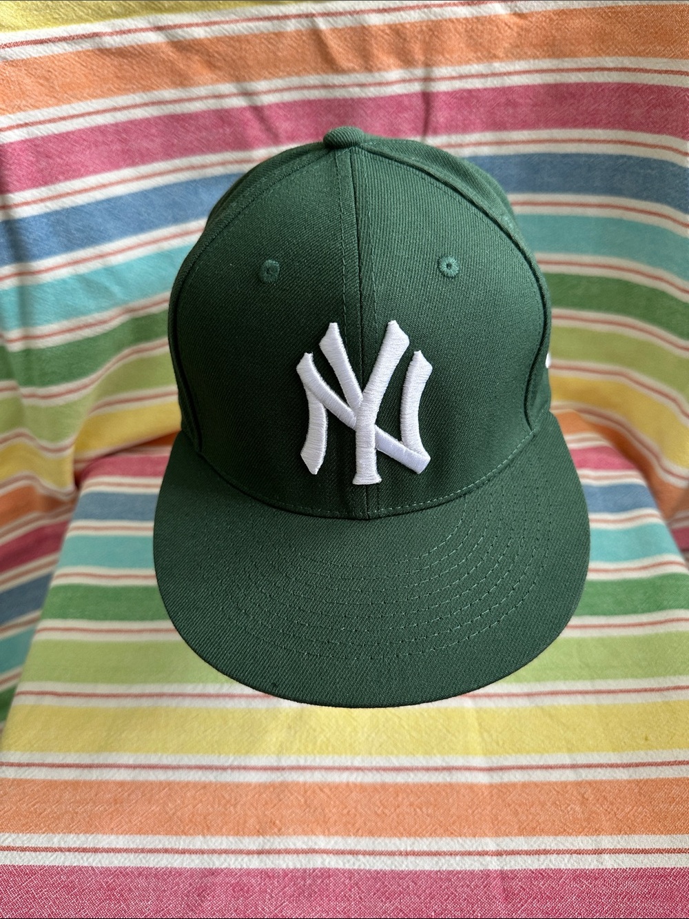 New Era 59Fifty New York Yankees Green Baseball Hat size 7 1/4